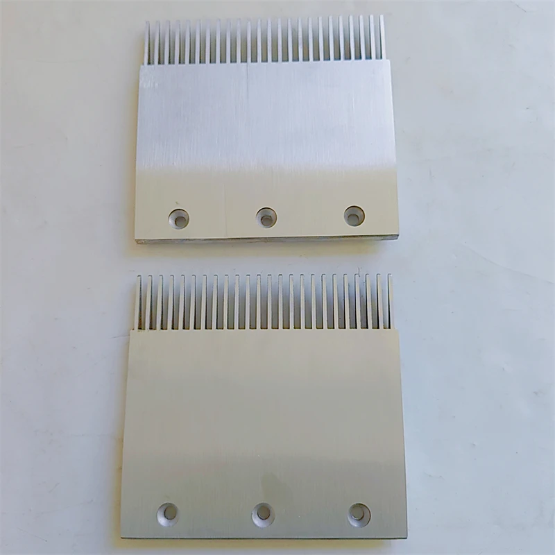 

10PCS Escalator Aluminum Comb Plate L204mm W190mm Hole Space 68mm