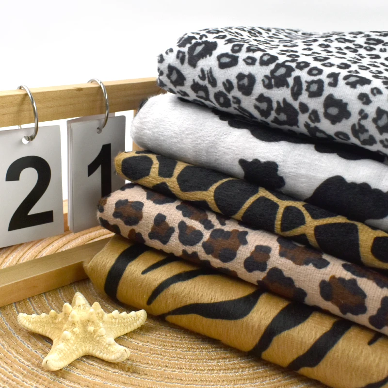 

45-180x145cm 0.4mm Thick Leopard Tiger Plush Jacquard Fabric for Sofa Upholstery Garment Decoration Sewing DIY Craft Material