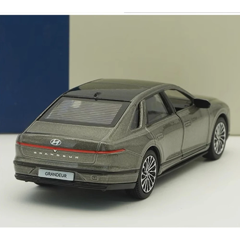 Hyundai GRANDEUR CM TOYS ミニカー　グランディア Hyundai GRANDEUR Car Model 1:38 Scale Car Alloy Toys Pull Back Car