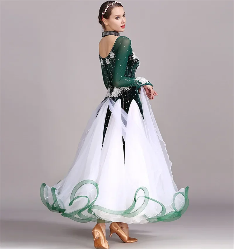 ชุดเต้นรำบอลรูมแบบเย็บติดผ้ากำมะหยี่ ชุดเต้นรำมาตรฐาน ชุดเต้นรำสมัยใหม่ ชุดเต้นรำวอลซ์ ชุดเรืองแสง