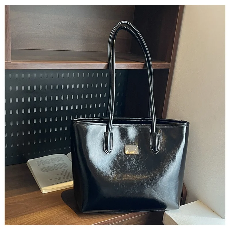 Large Capacity Solid Color Tote Bag For Women Simple Metal Plate Decor Shoulder Bag Casual Office Daily Work Handbag