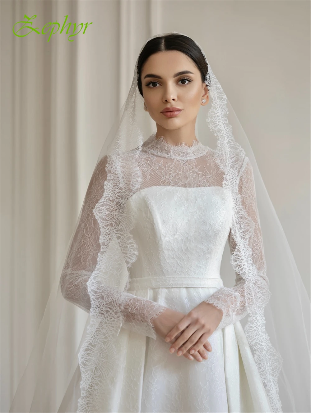 فستان زفاف من الأورجانزا الأبيض الناعم حسب الطلب كلاسيكي برقبة دائرية وأكمام طويلة زي العرائس حالمة على شكل حرف a ذيل شابيل فيستدو دي نوفيا