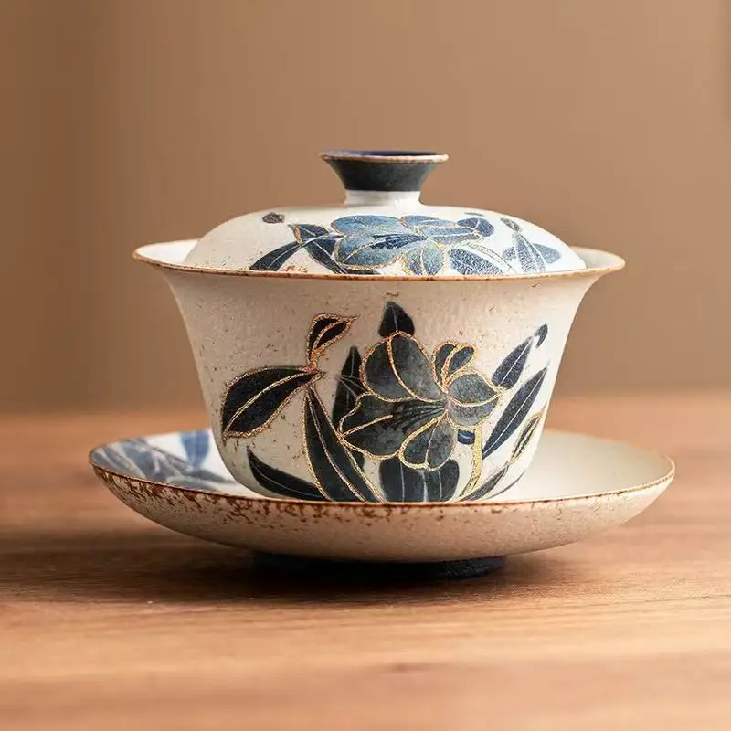 1 unidad de taza de té de cerámica Sancai de 130 ml, azul y blanco, con tapa, pintada en oro con motivos de lirios, adorno artesanal