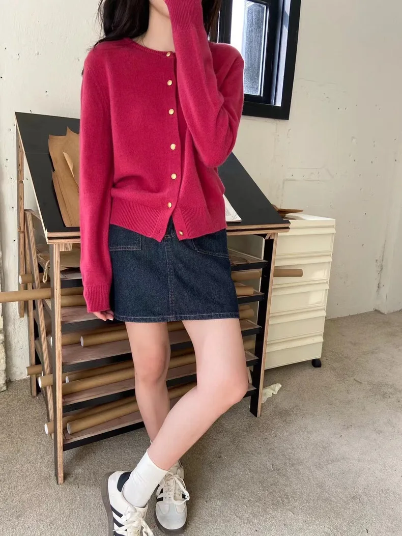 

Round neck pure wool cardigan women's small gold button long sleeved autumn and winter versatile wool knitted sweater jacket