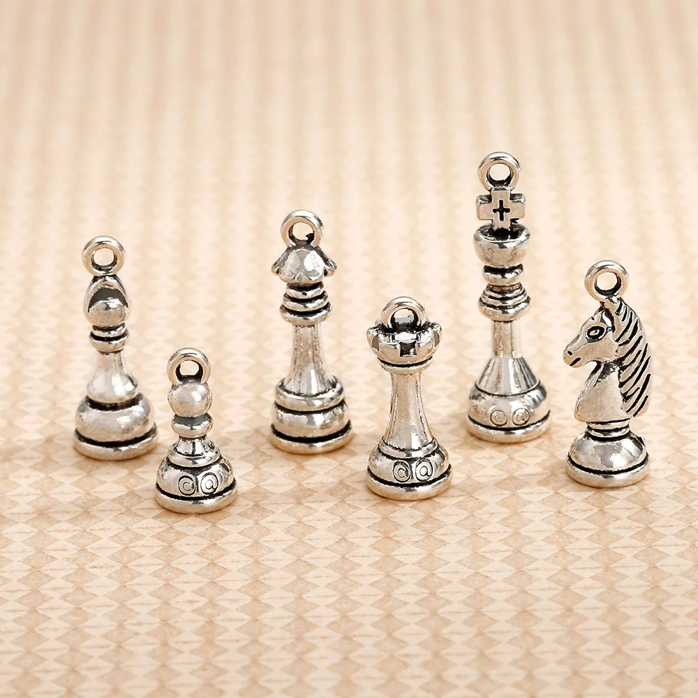 

Chess pendant accessories, retro sand gold accessories, necklace accessories