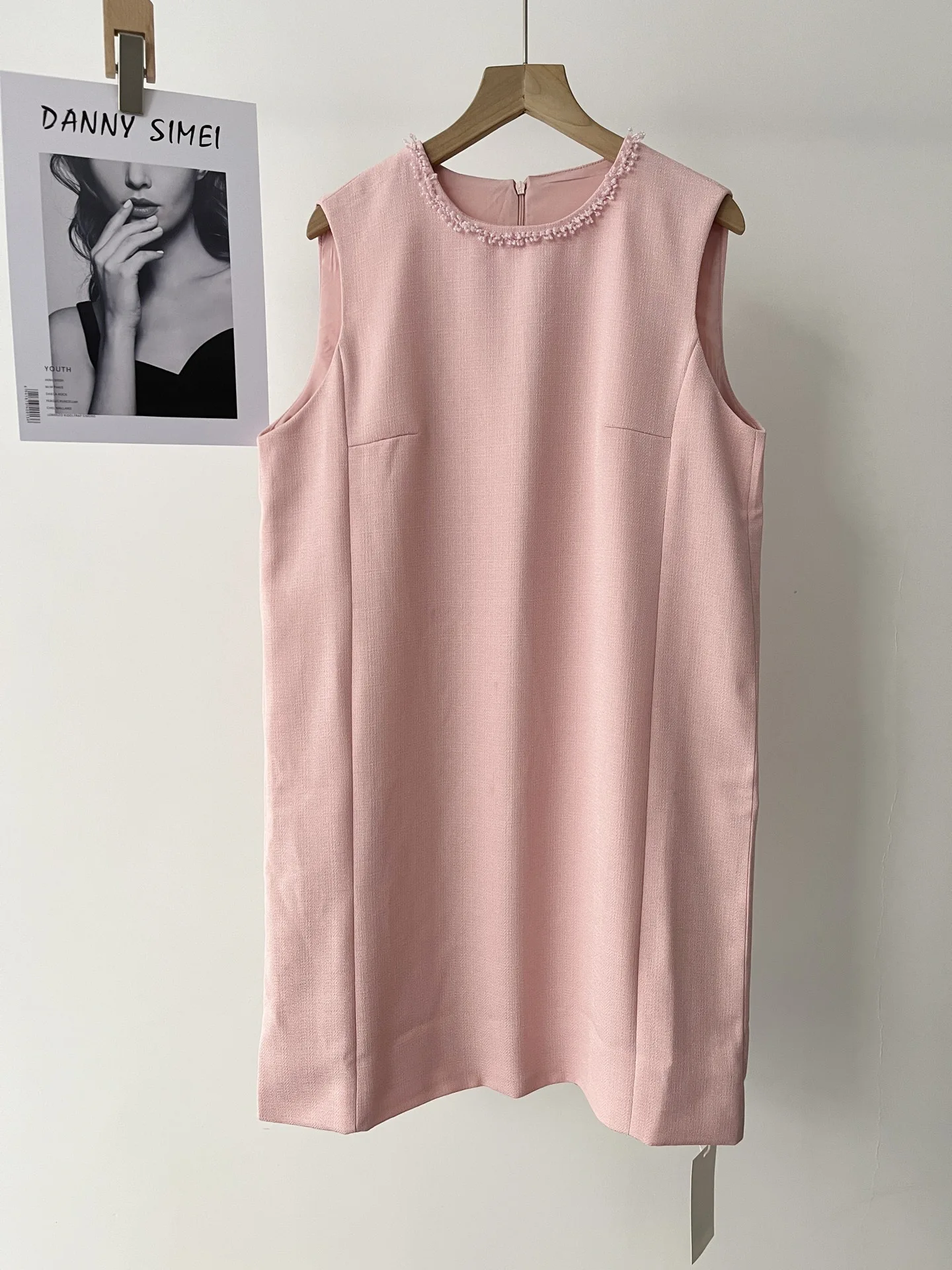 

Summer Sleeveless Crew Neck Dress Women's Straight Heavy Industry Bead Elegant Commuter Urban Skirt 67b-0837