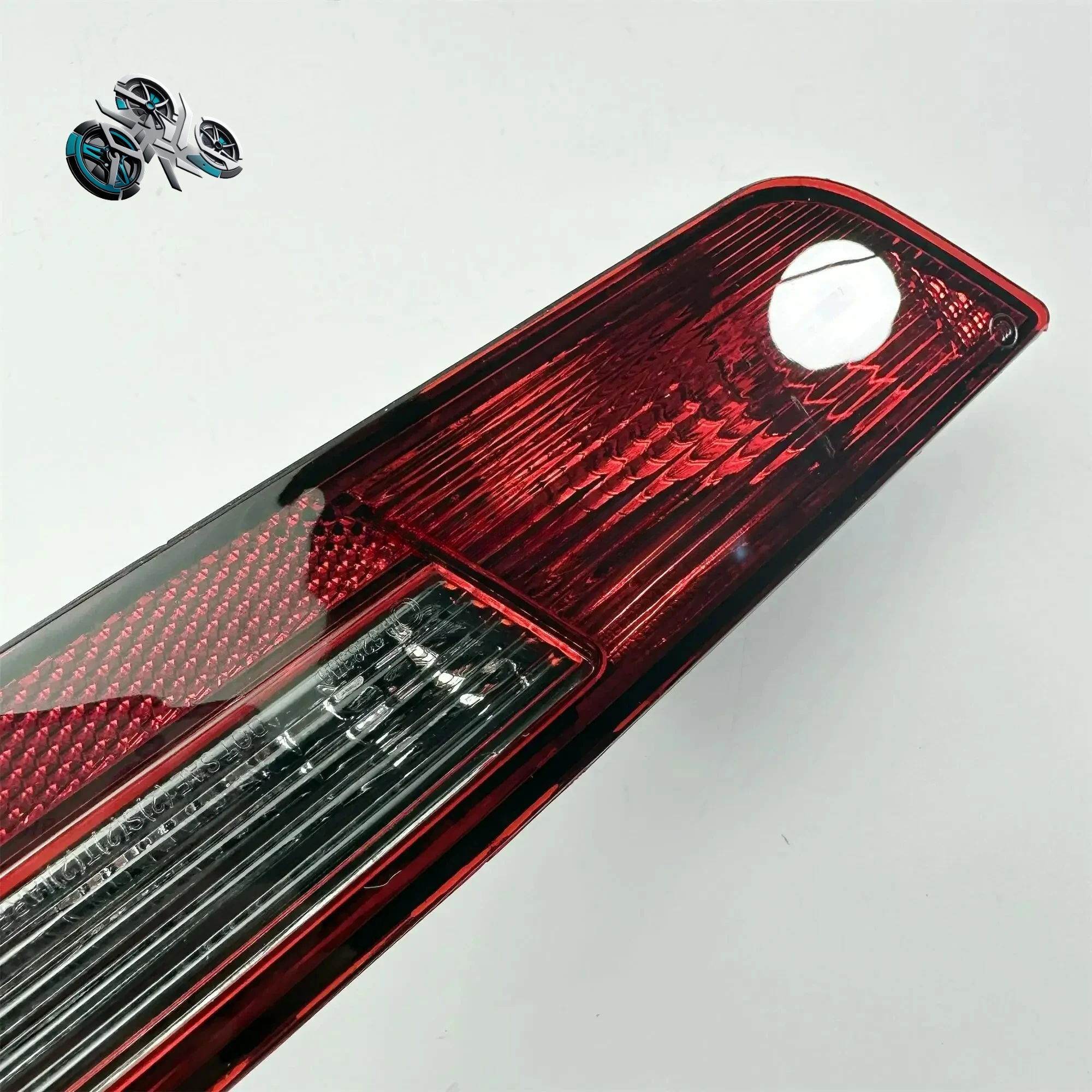 

Rear Bumper Tail Light 8U0945095B 8U0945096B 8U0945095D 8U0945096D Brake Reflector 8U