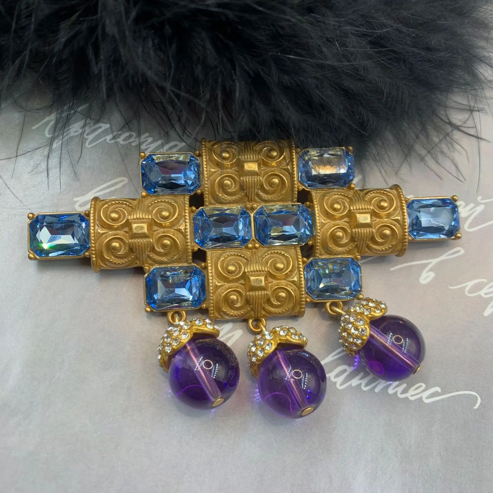 

Тяжелая промышленность, винтажные новые стеклянные броши с кисточками, ретро модный дизайн, металлическая универсальная темпераментная элитная брошь