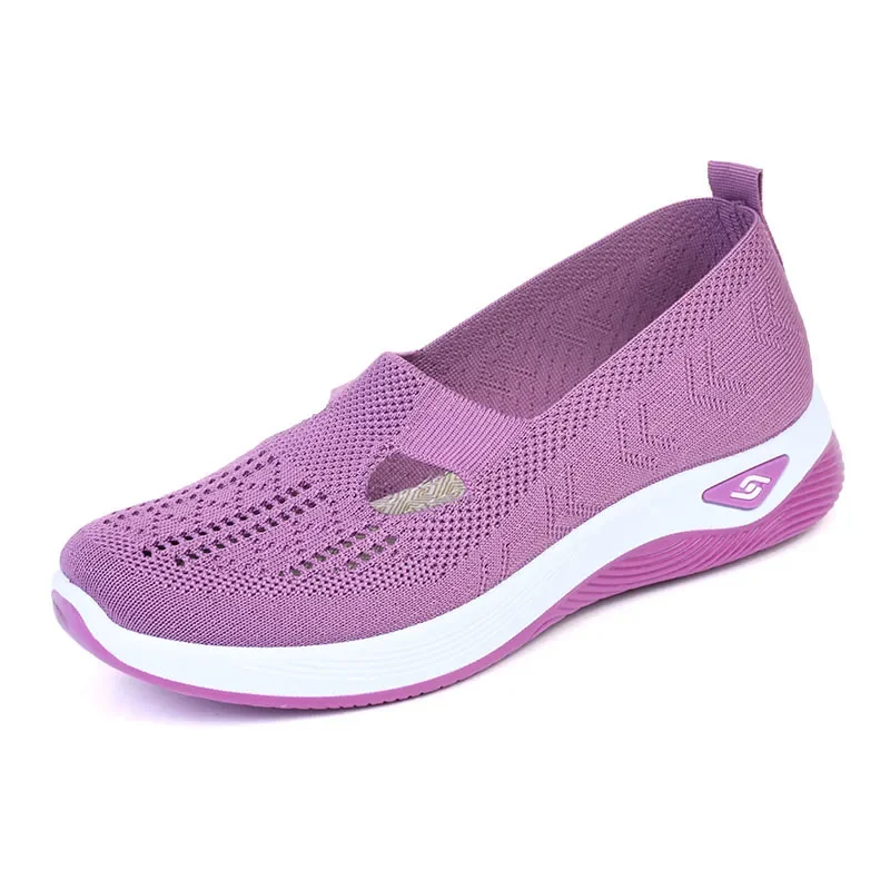 Zapatos de tela antiguos de Pekín para mujer, Zapatillas de malla transpirables de suela suave, zapatos de mamá de fondo plano antideslizantes informales, primavera y verano, novedad