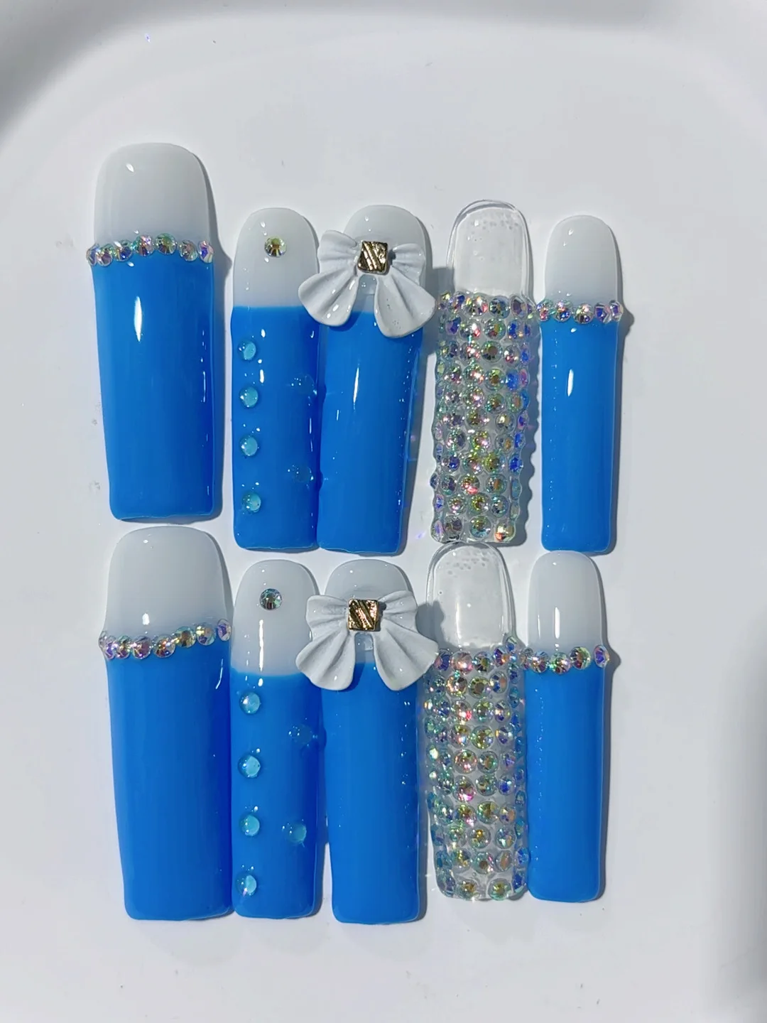 

4cm Sea Blue Diamond-Encrusted High-End Nail Art Fashion Manicure (L010)