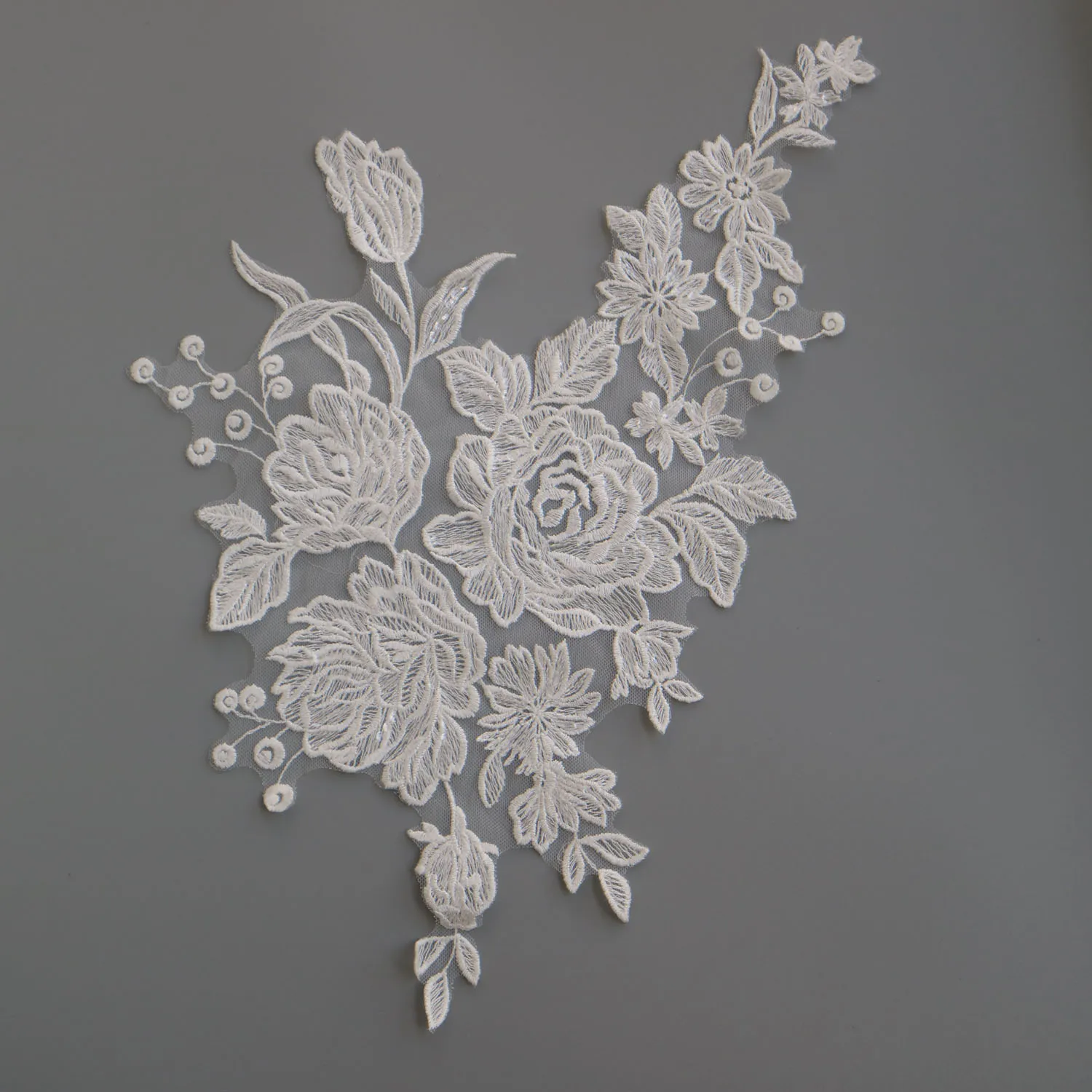 Fashion luxury beaded embroidery fkiwer lace appliques for wedding dresses lace applique patches for clothing lace parches ropa