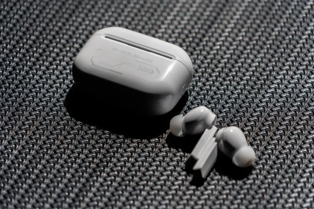 سماعات أذن Black Shark Joybuds Pro اللاسلكية بتقنية البلوتوث، إصدار ANC باللون الأبيض، سماعات أذن TWS الذكية ذات تأخير منخفض