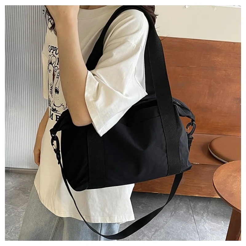 حقيبة كتف نسائية من الجلد ذات علامة تجارية فاخرة عصرية، حقيبة يومية أنيقة وكلاسيكية أنيقة #2