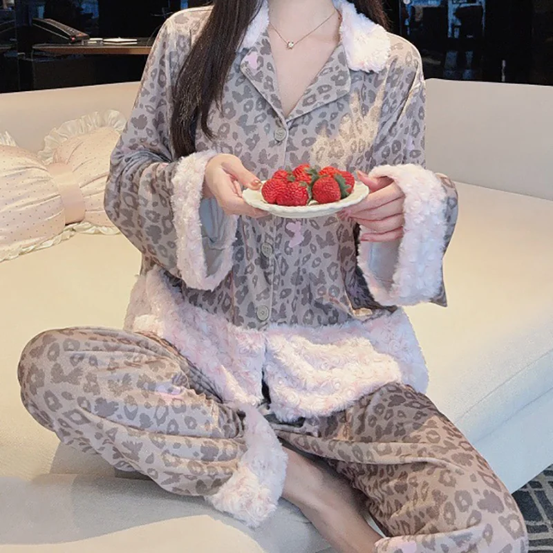 Island Velvet Pajamas Set for Women Sexy Leopard Print French Double-sided Velvet Outside Home Wear Casual Nightwear