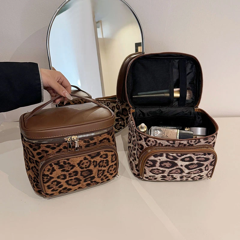 Handbag Leopard Print Cosmetic Bag Leather Large Capacity Make Up Pouch Bag Polyester Korean Style Pouch for Make Up Kit Girls