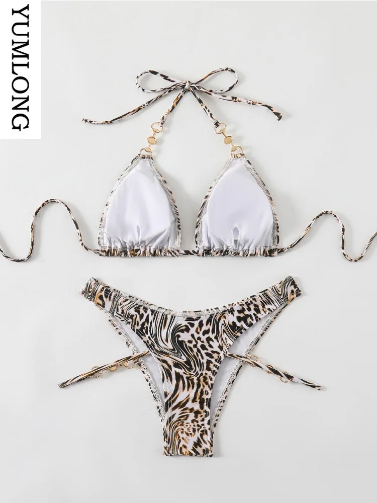 Conjunto de Bikini de leopardo Sexy para mujer, traje de baño de 2 piezas con colgante de Metal de cintura alta, traje de baño sin espalda con tirantes para playa, novedad de 2025