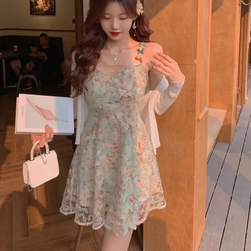 

Женское французское винтажное кружевное платье-комбинация с цветочным узором, V-образным вырезом, без рукавов, в стиле фейрикор, мини-платье, летнее, элегантное