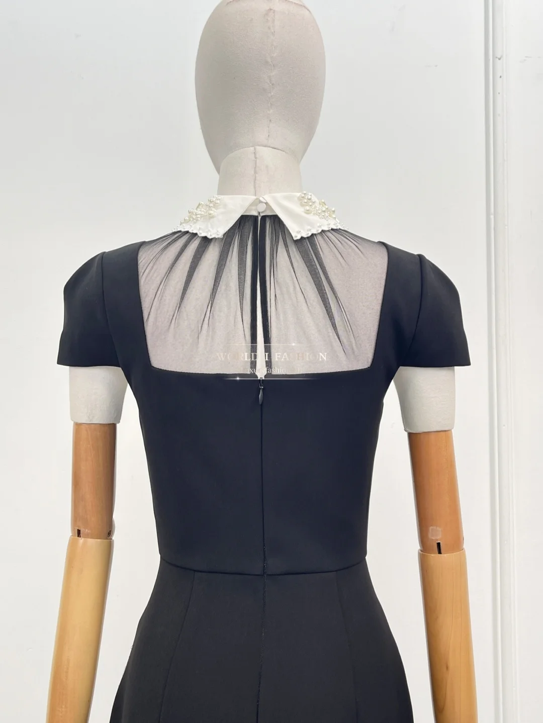 Kurzärmliges, durchsichtiges Midikleid aus Spitze 2025, hohe Qualität