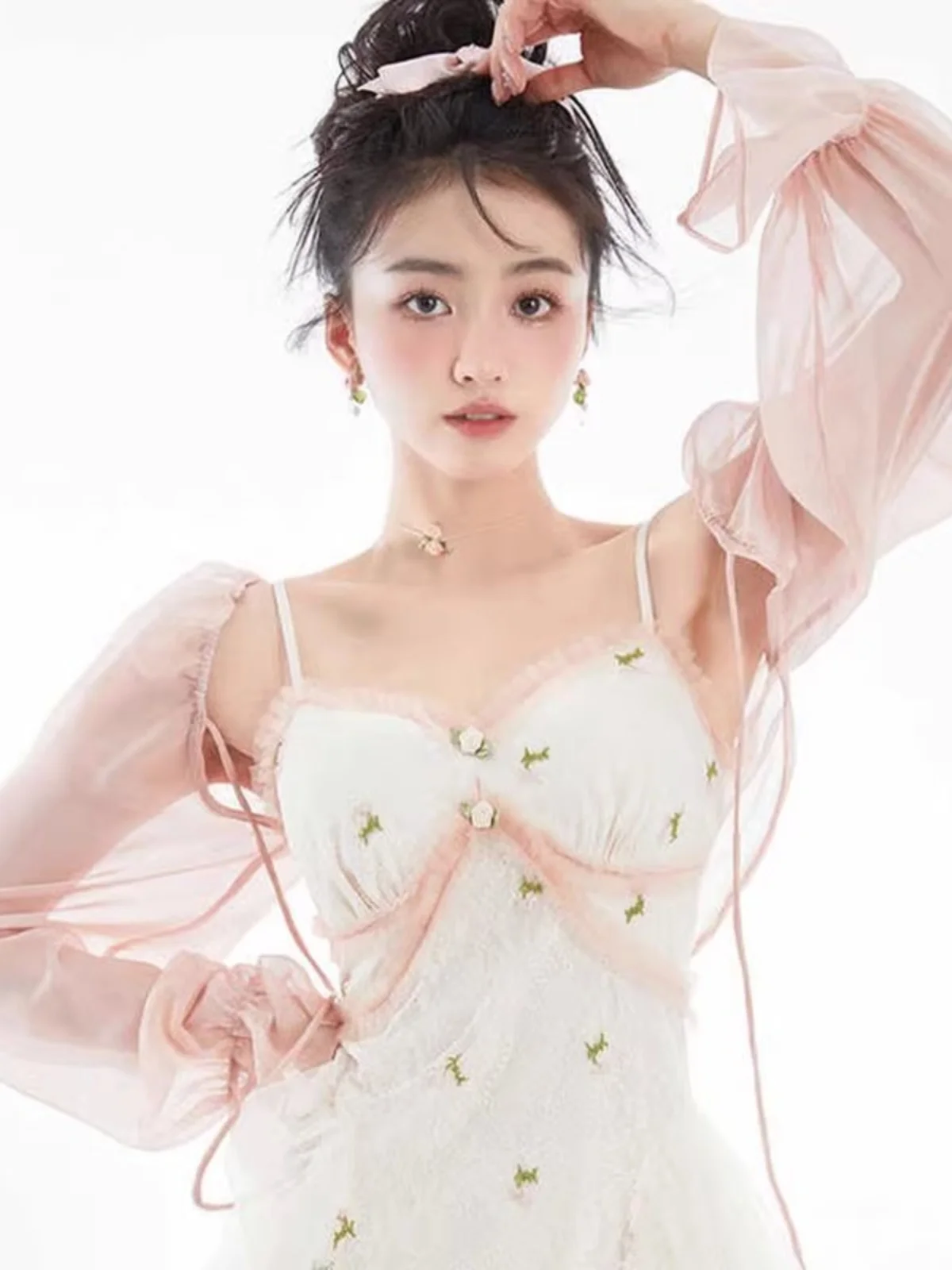 

Ультратонкий летний женский топ на бретельках из кружева/шелковой смеси с длинной юбкой и легкой накидкой от солнца