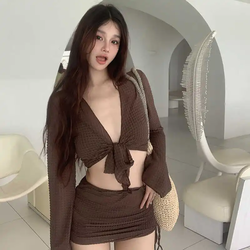 

Корейский комплект из четырех предметов: купальник-бикини с длинными рукавами, юбка с высокой талией и топ для небольшой груди в стиле Pure Desire Sexy Spicy Girl