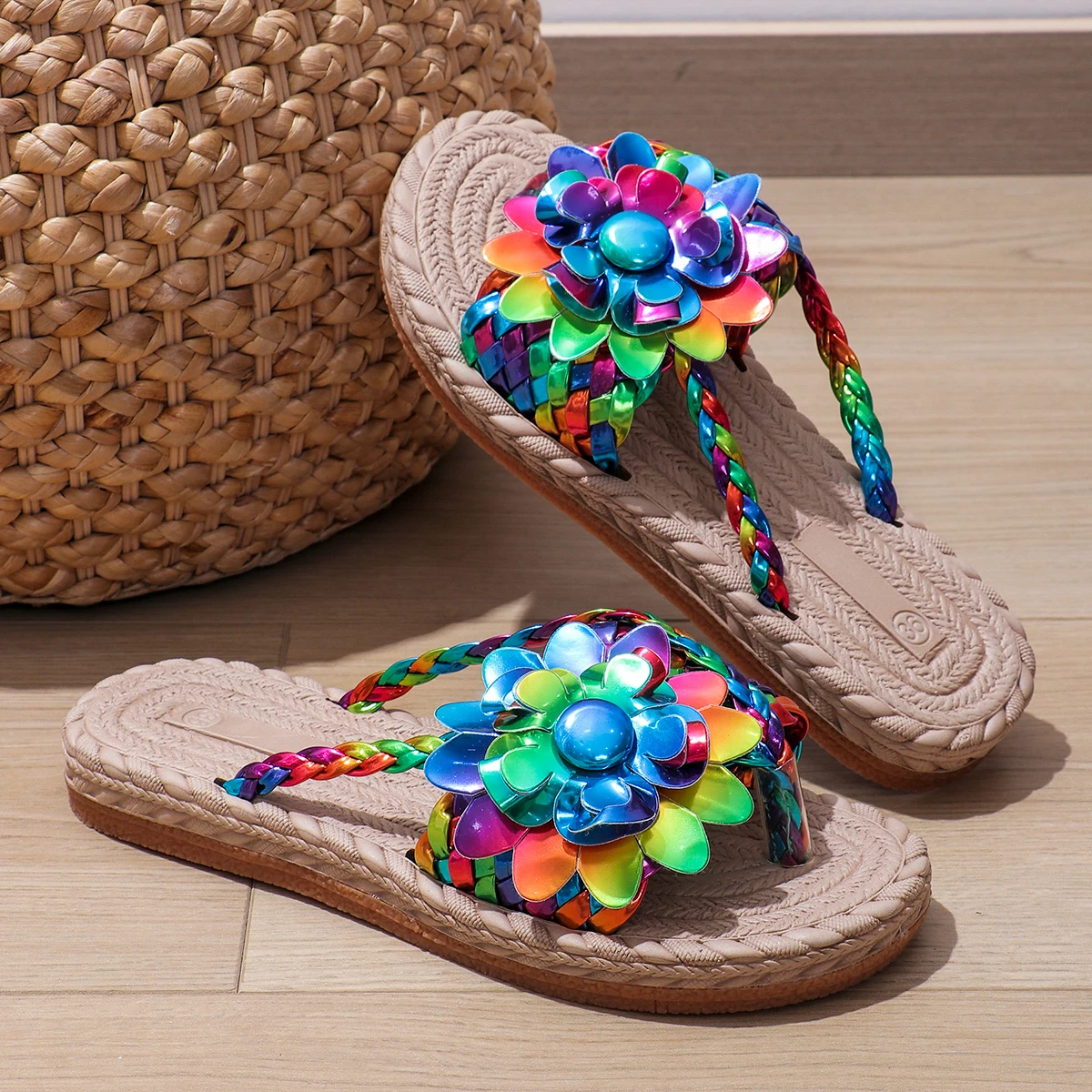 Women\'s Sweet and Fashionable Casual Slippers 2024 New Vacation Beach Sandals Thick Sole Slippers