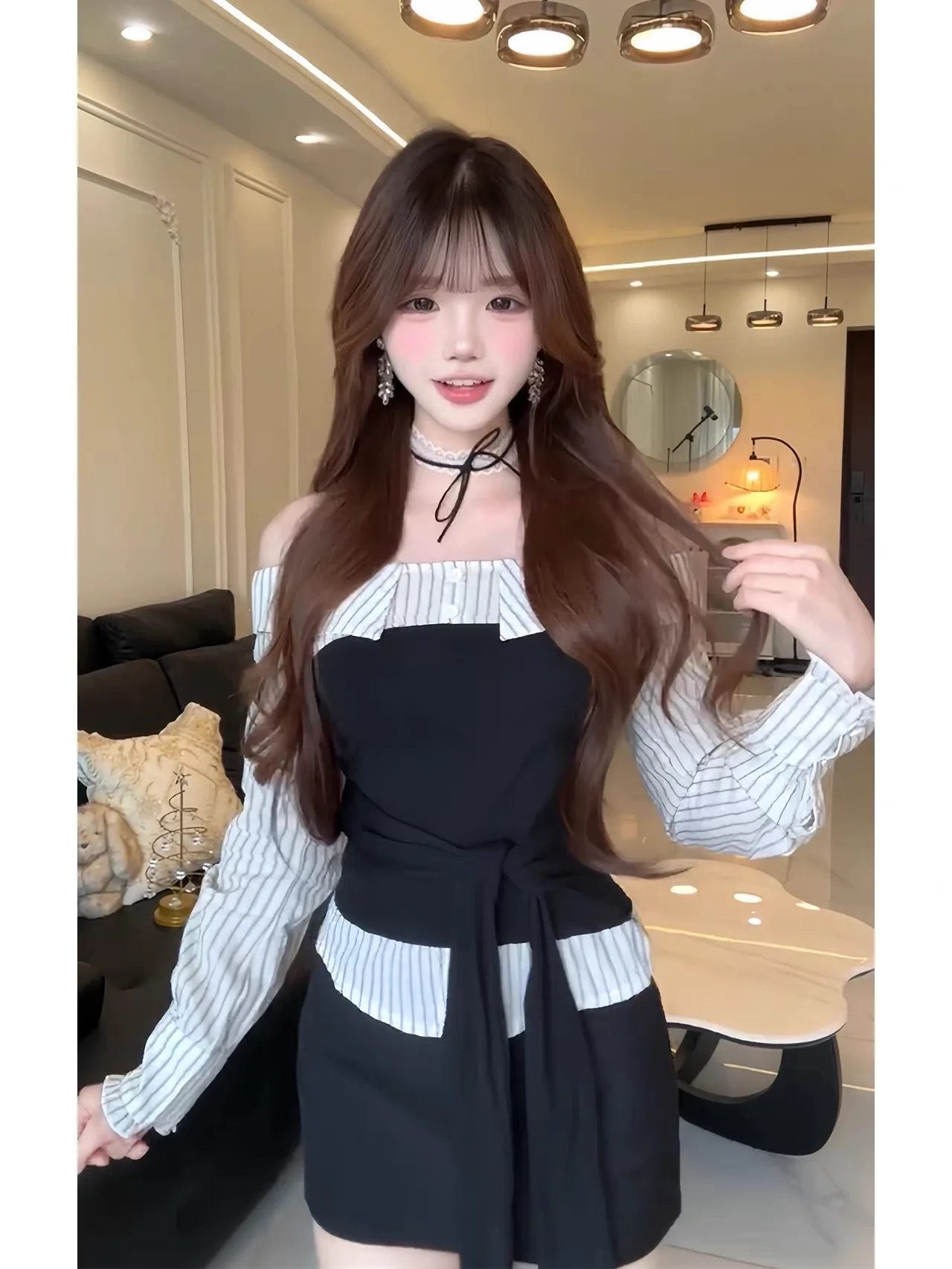 

Early Autumn Color Block Stripe Design One Shoulder Slim Top Half Skirt Set Korean College Style OOTD Fashionable Two Piece Suit