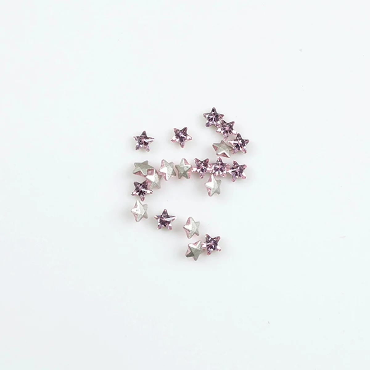 ‌ 30 SZT. Premium Cyrkonie 5A w Kształcie Gwiazd, Żywe Błyszczące Płaskie Diamenty do Eleganckich Dekoracji Paznokci, Mini Cyrkonie do Nail Artu