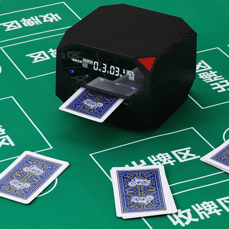 ماكينة تعامل البطاقات الأوتوماتيكية الكهربائية القابلة لإعادة الشحن 180/360 درجة موزع أوراق اللعب الدوارة ألعاب الحفلات