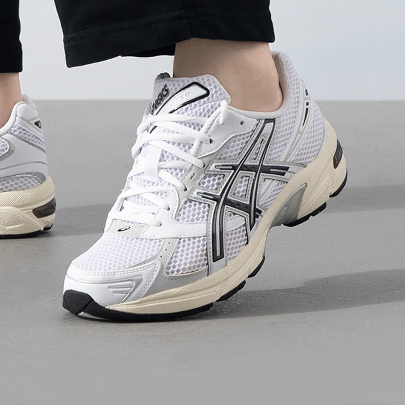 ASICS Gel-1130: Zapatillas Deportivas Casuales de Caña Baja, Suaves, Versátiles y Transpirables (Unisex, Blanco) 1201A256-118
