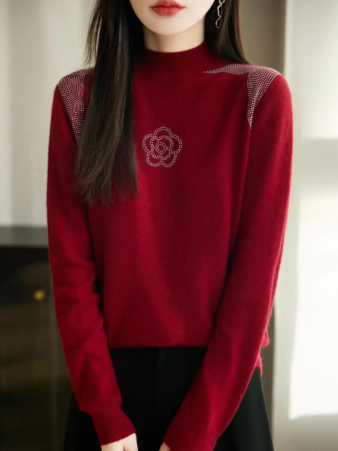 

Повседневный свободный вязаный свитер с высоким воротником, женский черный универсальный свободный внутренний свитер, модный повседневный топ с чайным цветком Rhin...