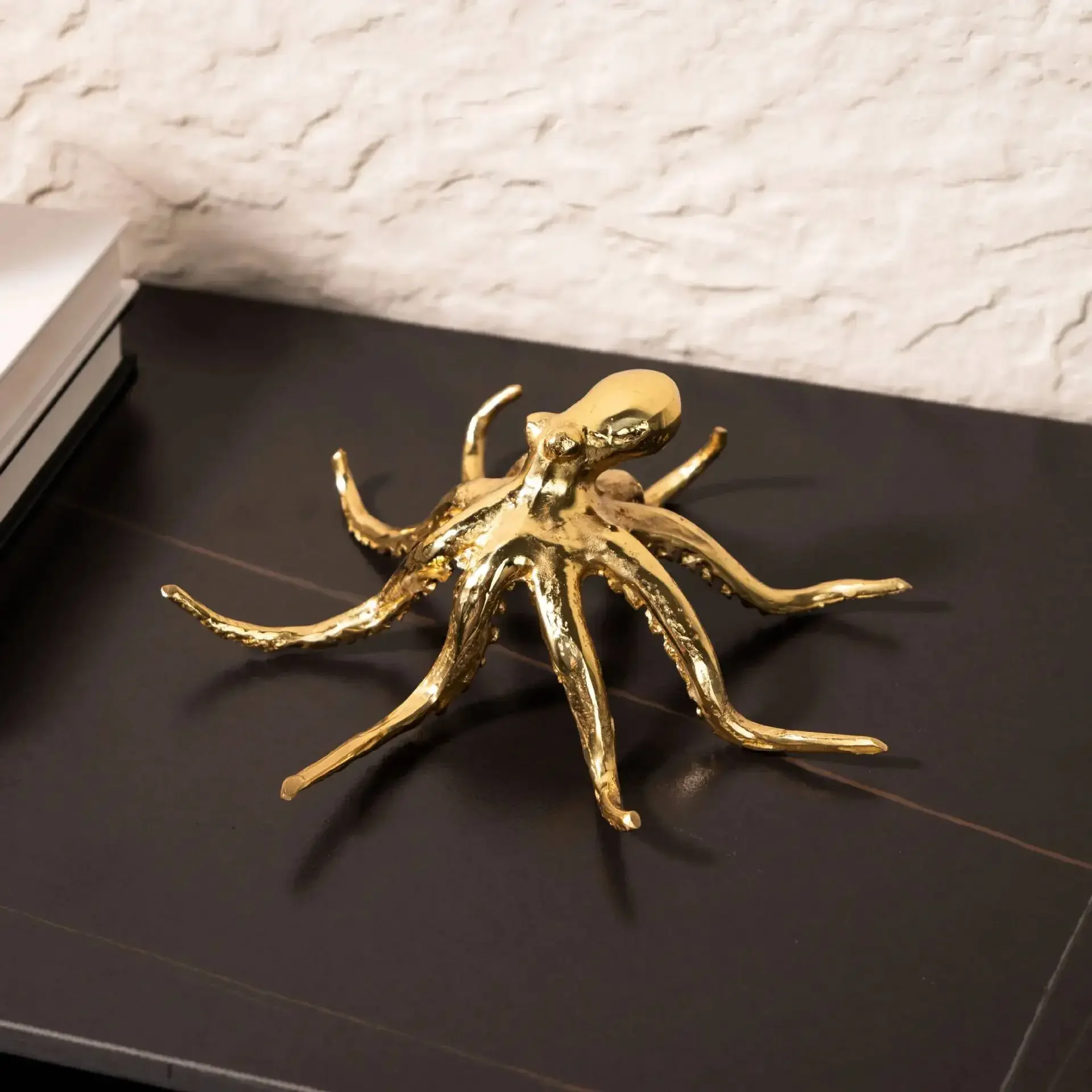 Metal Handicrafts Golden Octopus Simulation Animal Sculpture Octopus Ornament Metal Figurine Home Decoration Accessories