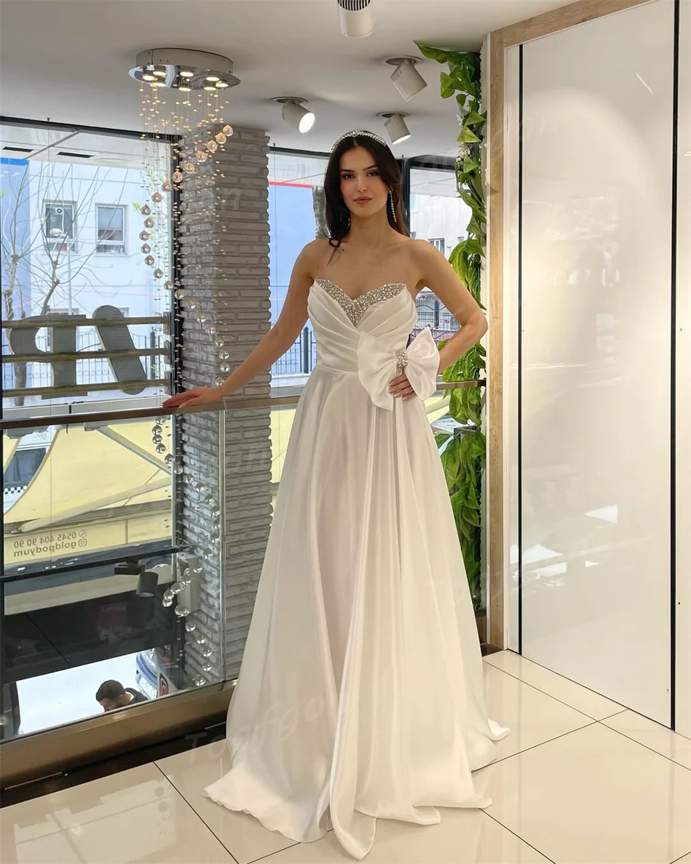 Toofgon カスタマイズされた A ラインサテンロングイブニングドレスクリスタルビーズ女性ウエディングドレス弓特別な日のフォーマルパーティードレス