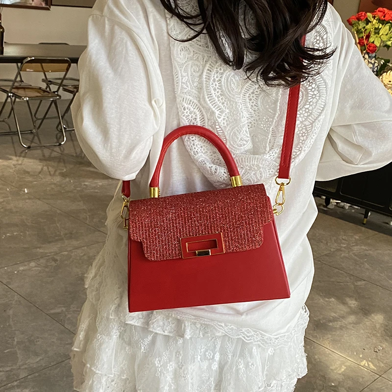 

Classic Elegant Crossbody Bag Minimalist With Letter Logo Trendy For Women Casual Vintage Style