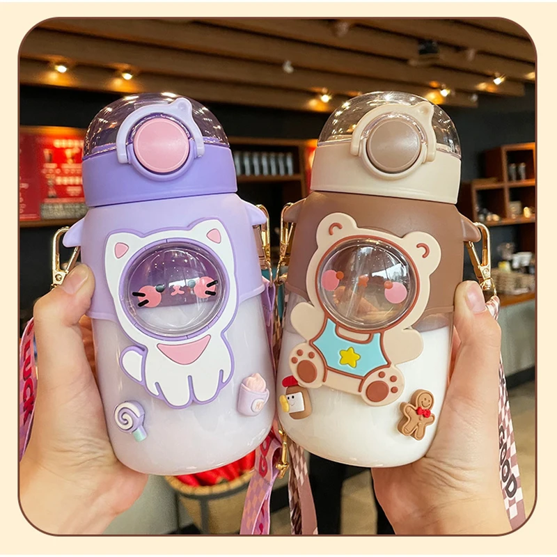 720ml Cute Water Bottle Plastic Sippy Cup Portable Shoulder Strap Rope Student Cuteness Water Jug Outdoor Travel Drinking Bottle