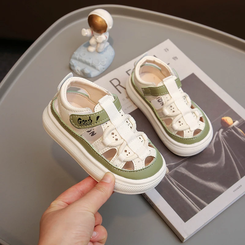 

Новые летние детские модные сандалии, обувь для мальчиков с полой доской, повседневная пляжная обувь для девочек, черная, хаки, зеленая детская обувь