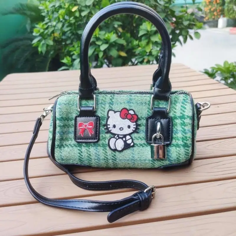 

2024 Hello Kitty Handheld Diagonal Cross Bag Kawaii Cartoon Trends Fresh Cylinder Retro Cute Versatile Birthday Gift for Girls