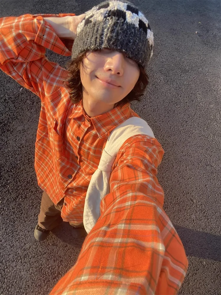 

Американский ретро-стиль, оранжевая клетчатая длинная рубашка-свитер свободного кроя, повседневная, для весны и осени, в уличном стиле, для пар, куртка-рубашка