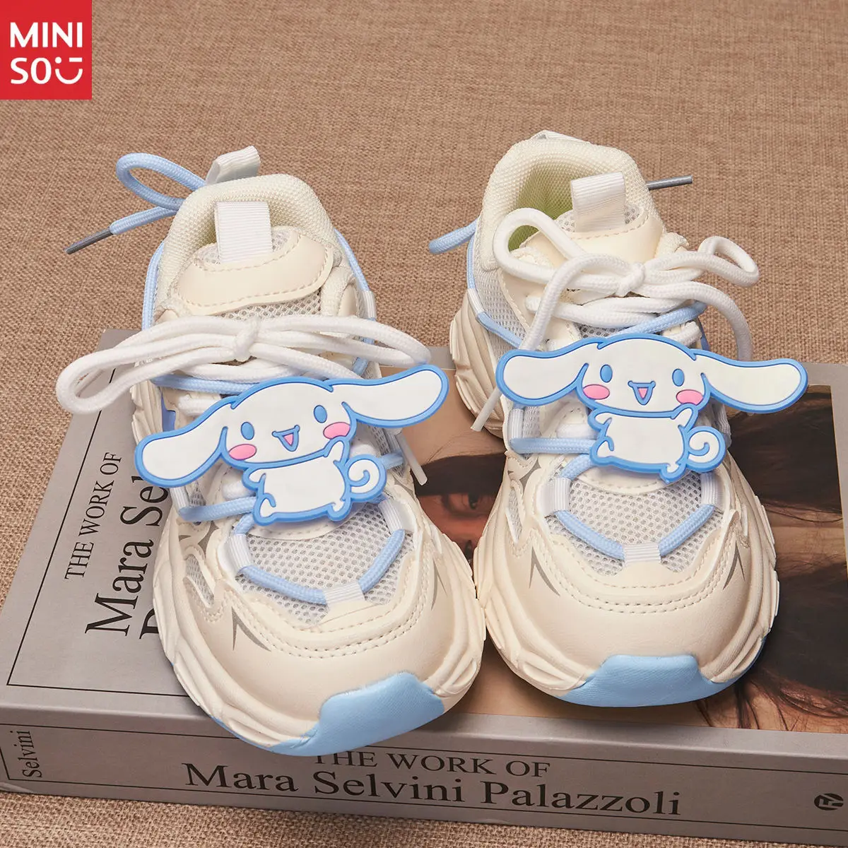 Miniso 2025 Dziewczęce Skórzane Buty typu Dad Shoes Cinnamoroll, Gruba Podeszwa Sznurowane Sneakersy Modne Miękkie Podeszwy dla Starszych Dzieci