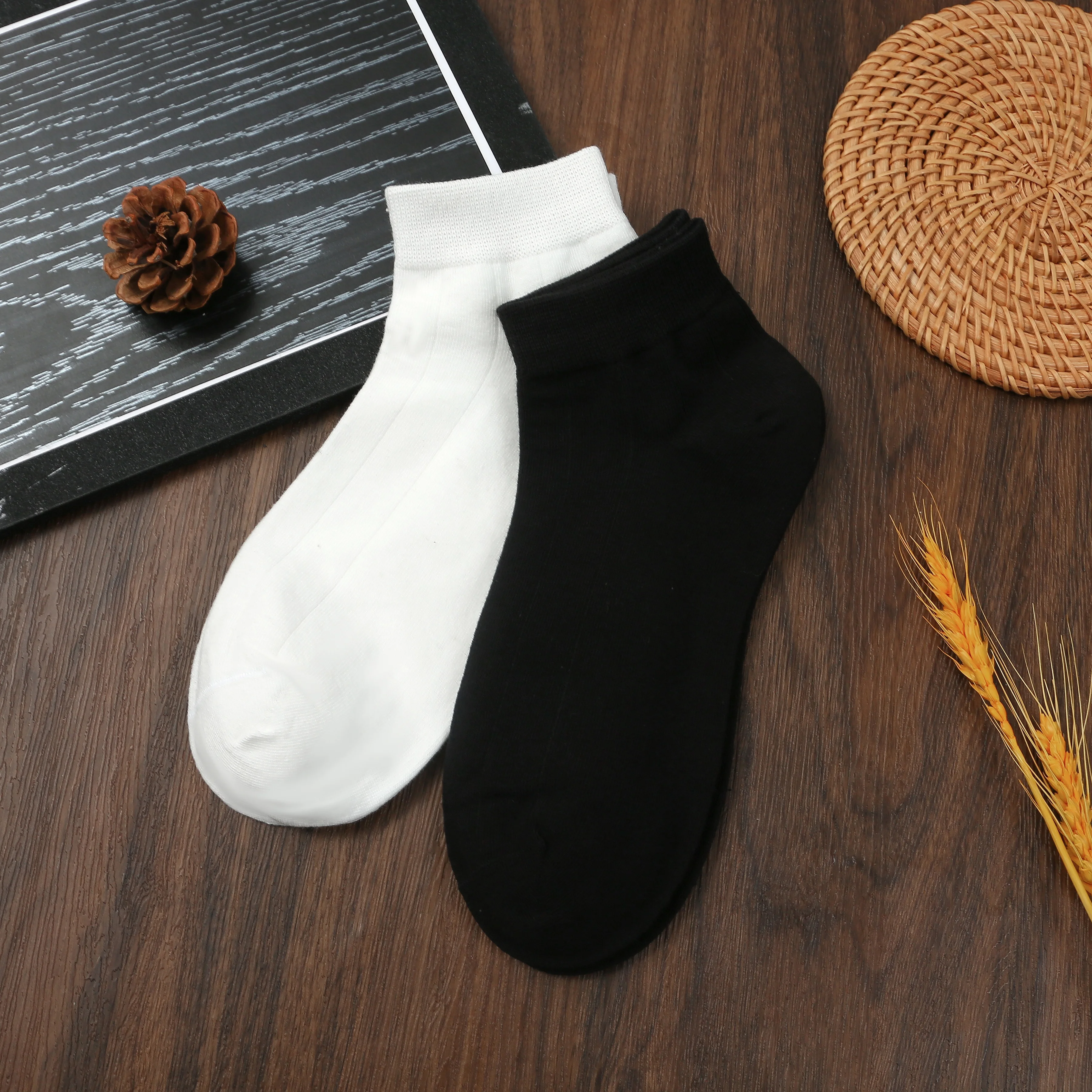 

2/4/6Pairs Pack Cotton Socks Summer Thin Breathable Socks High Quality Low Tube Boat Socks Black White Short