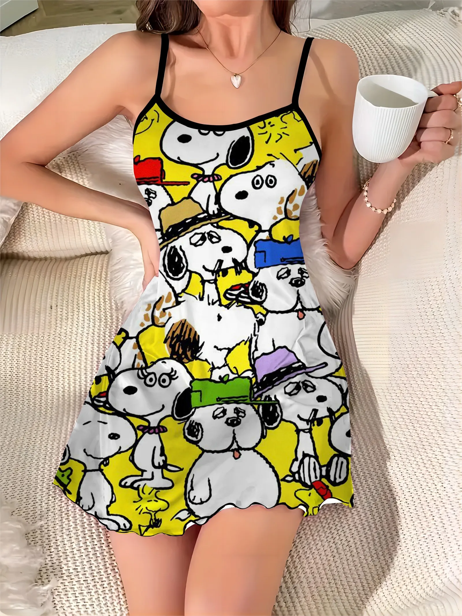 Rundhals ausschnitt Kleid elegante Kleider für Frauen snoopy Salat besatz Mode Sommer schickes Mini sexy Satin Trim Hals Slip Kleid