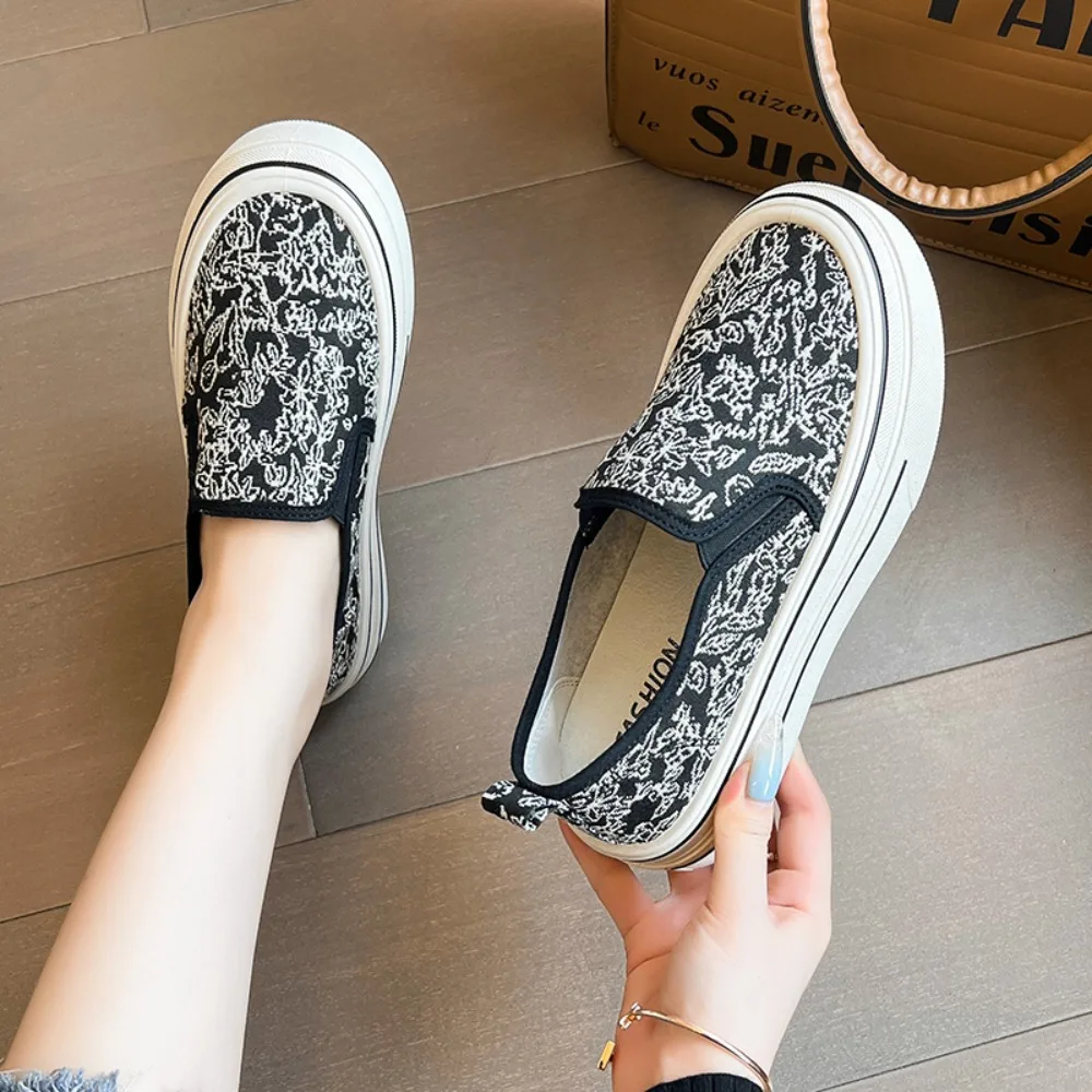 Neue Damen klassische Slip-on-Sneakers Low-Top-Canvas-Boots-Slipper lässig vielseitige Wanderschuhe flache leichte Arbeits tennis