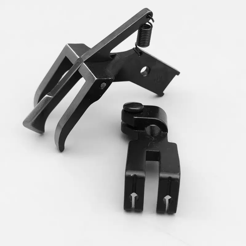 20606 Three Synchronous Dual Needle Movable Belt With Knife Center Positioning Presser Foot For DU Car Movable Stop Presser Foot - view 2