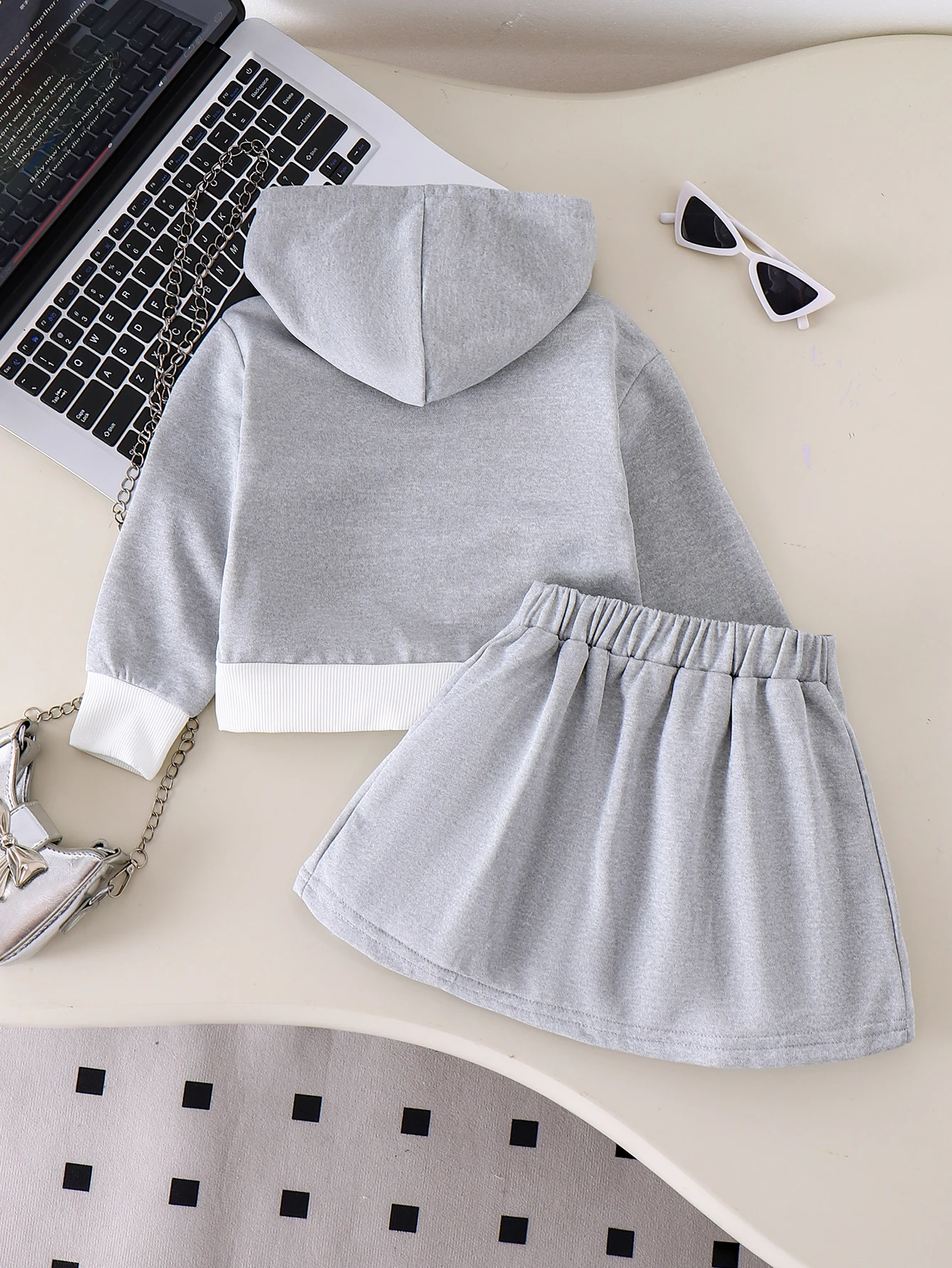Cross-border autumn and winter new girl sweet and cute 2-7 years old gray long-sleeved zipper coat + short skirt