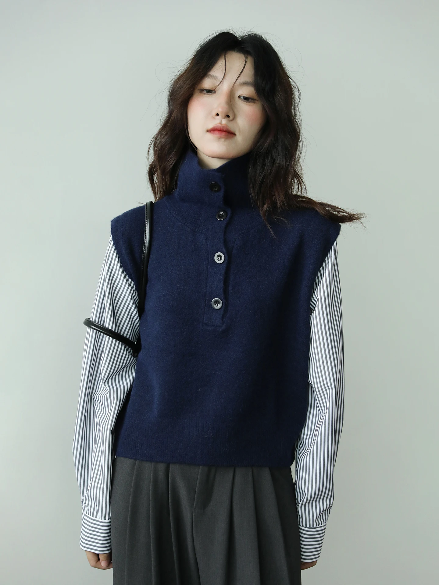 

Синий вязаный свитер с пуговицами, имитация двухслойности, лоскутный дизайн, простой топ, женский, осенне-зимний, модный, для повседневной носки, свободный крой