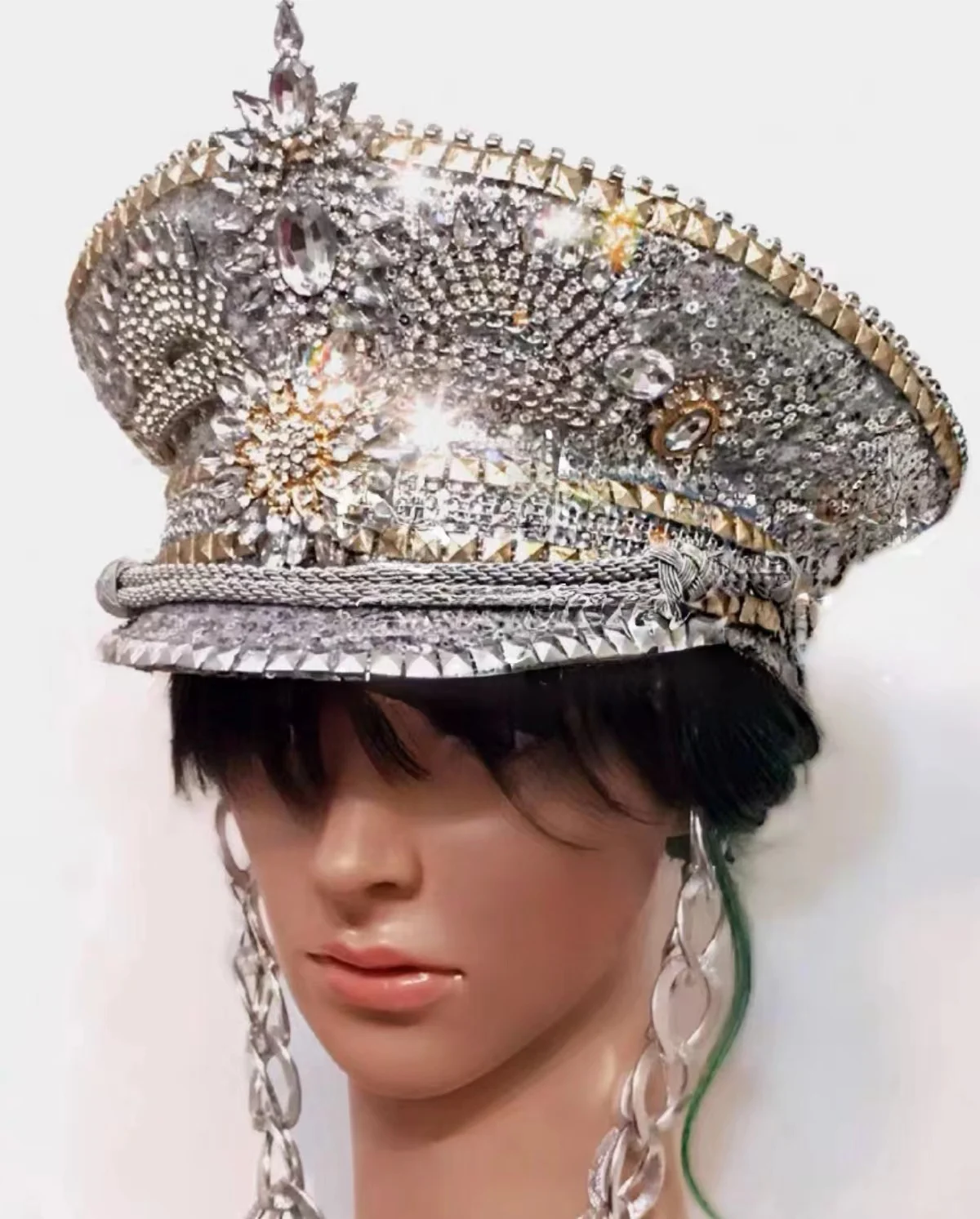 Fashionable, exaggerated, cool, trendy, luxurious decoration, diamond top hat and headdress for women