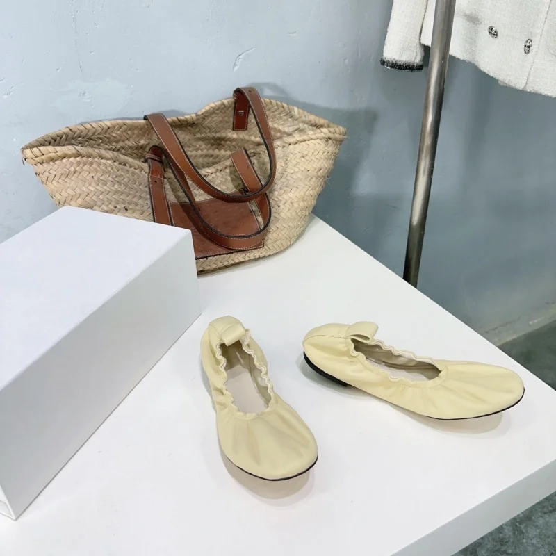 

2024 summer new sheepskin one-piece elastic pleated ballet shoes, women's versatile casual soft sole flat shoes