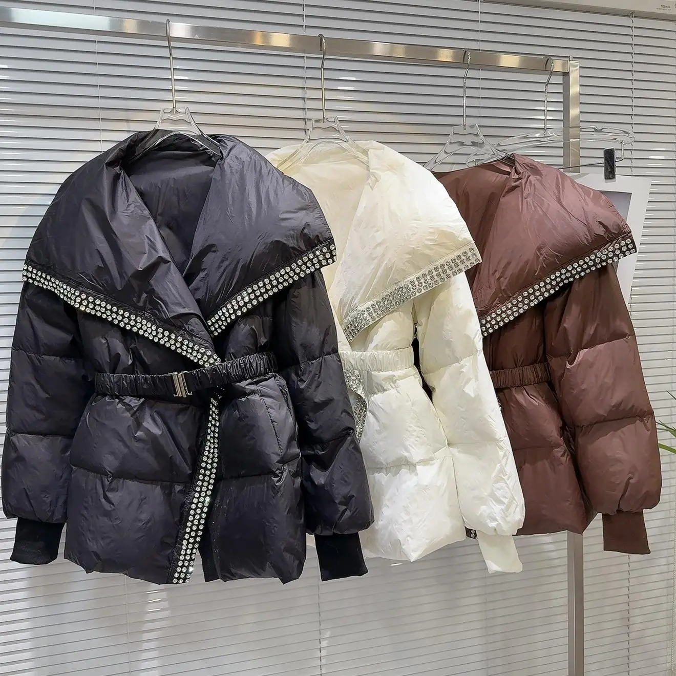 

Trendy Winter Cotton Jaet Heavy Embellied Diamond Belted Loose Fit Collar Coat Long Sve Commute Sle Regular Length