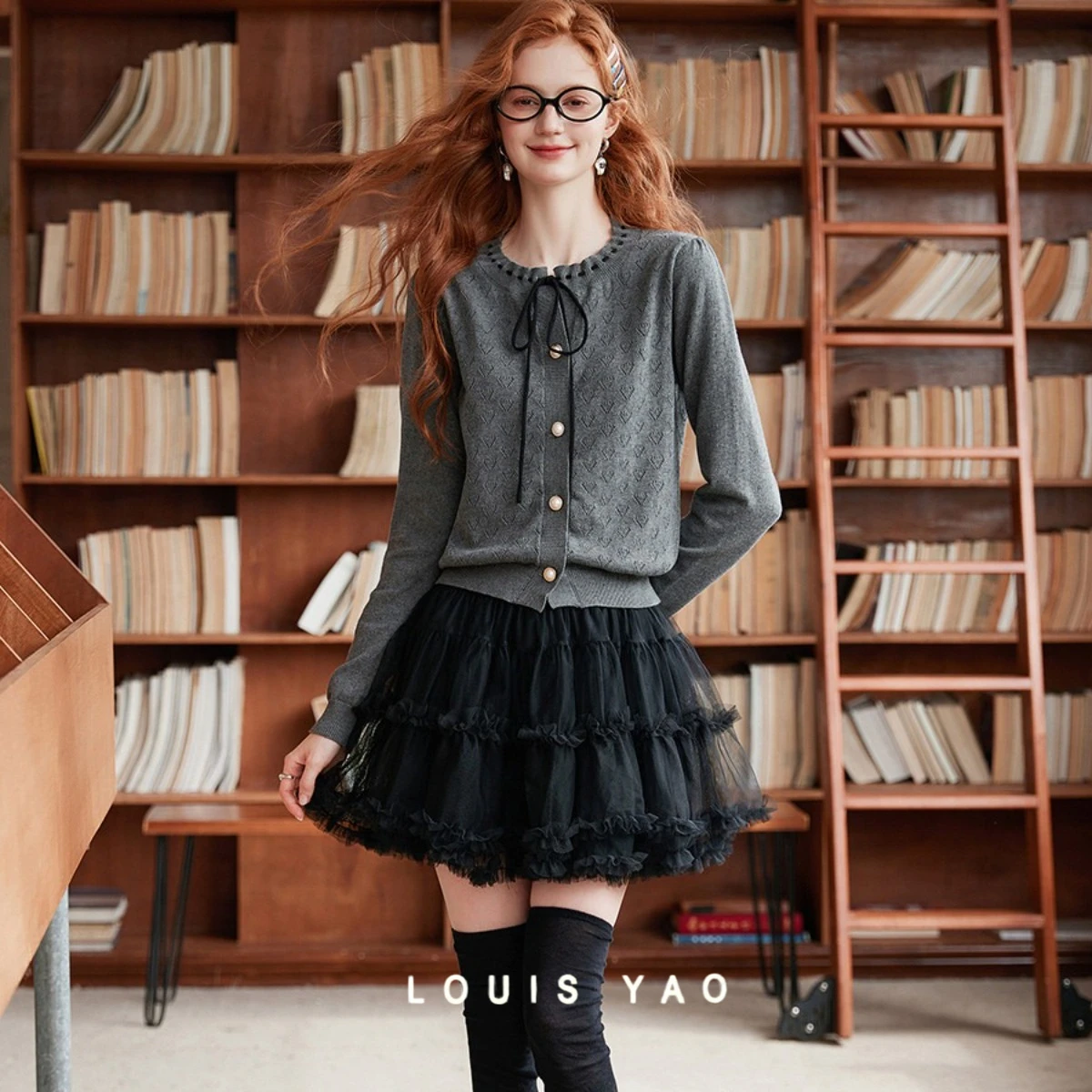 

Женский вязаный кардиган с лентой и бантом LOUIS YAO 2022, осень/зима, трикотаж с нежной текстурой, микроэластичный женский свитер