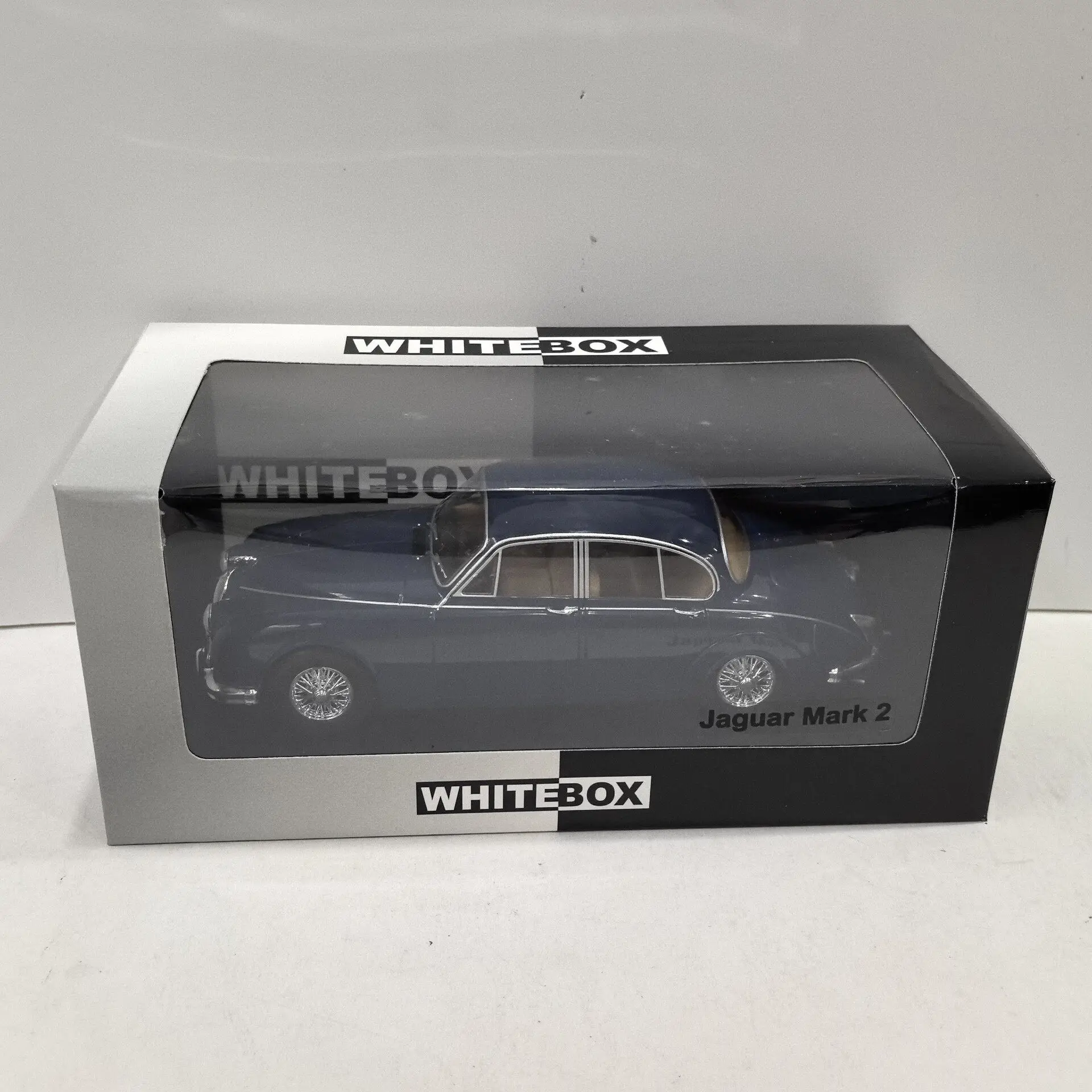 

Diecast WHITEBOX 1/24 Scale JAGUAR MARK 2 V1 Alloy Car Model