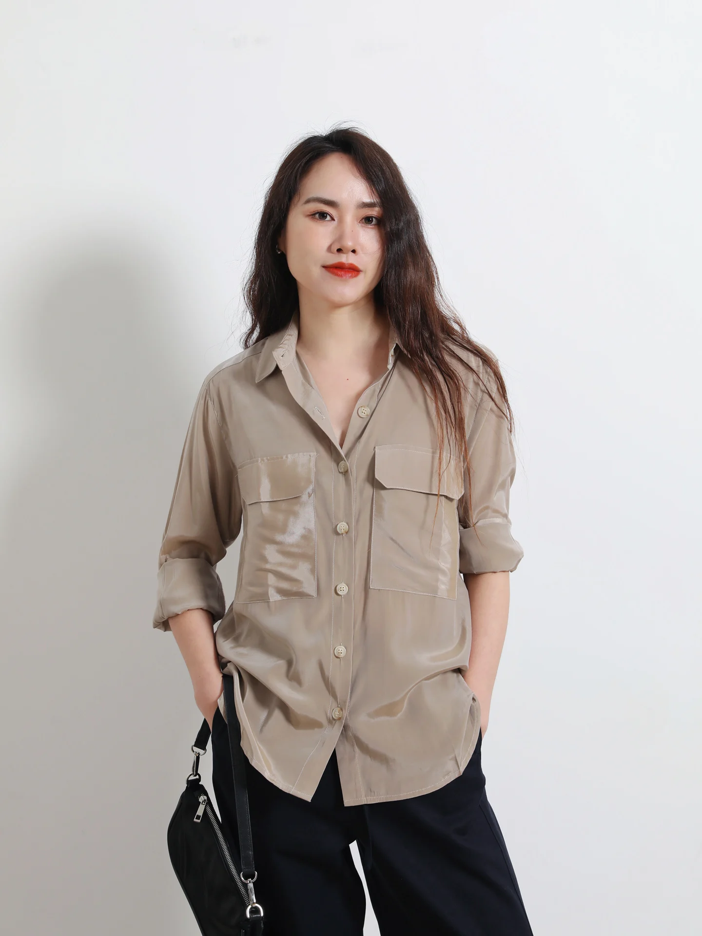 

Элегантная женская рубашка с длинным рукавом и 3D-карманом, весна-лето, глянцевая, дышащая, повседневная, модная, прямого кроя, на пуговицах